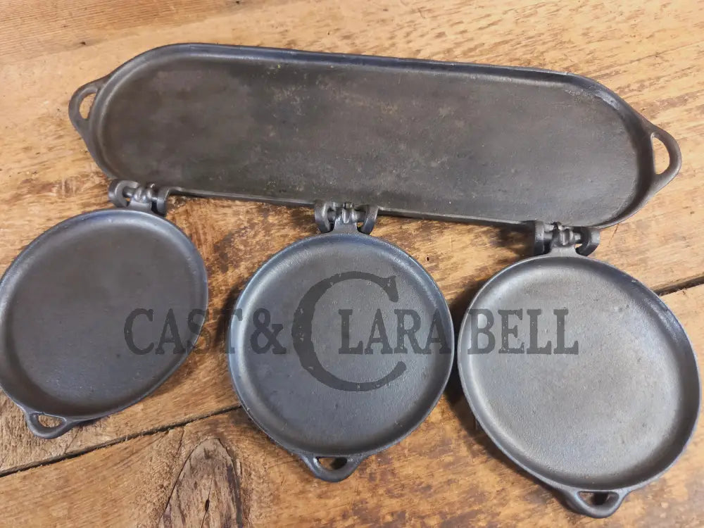 Late 1800’s 3-Section Pancake Flop Griddle by Schofield MFG. New York. Mint condition SC24 - Griddle