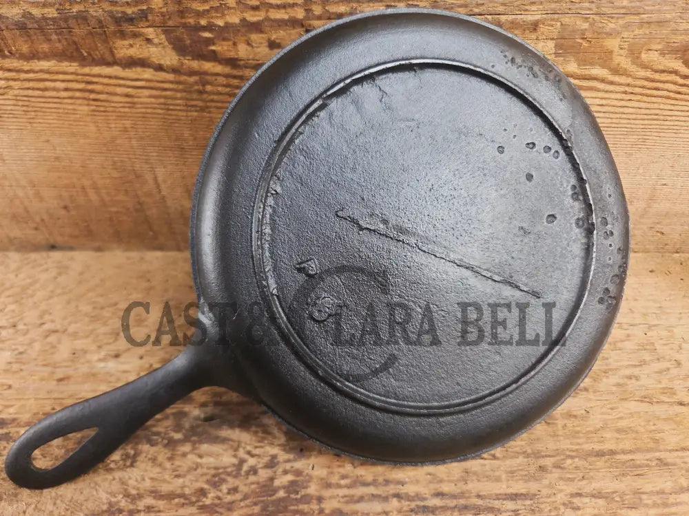 Late 1800’s Antique #6 Round ’Snack’ Griddle with Gate mark and Raised 6 P. Perfect size for one! Griddle