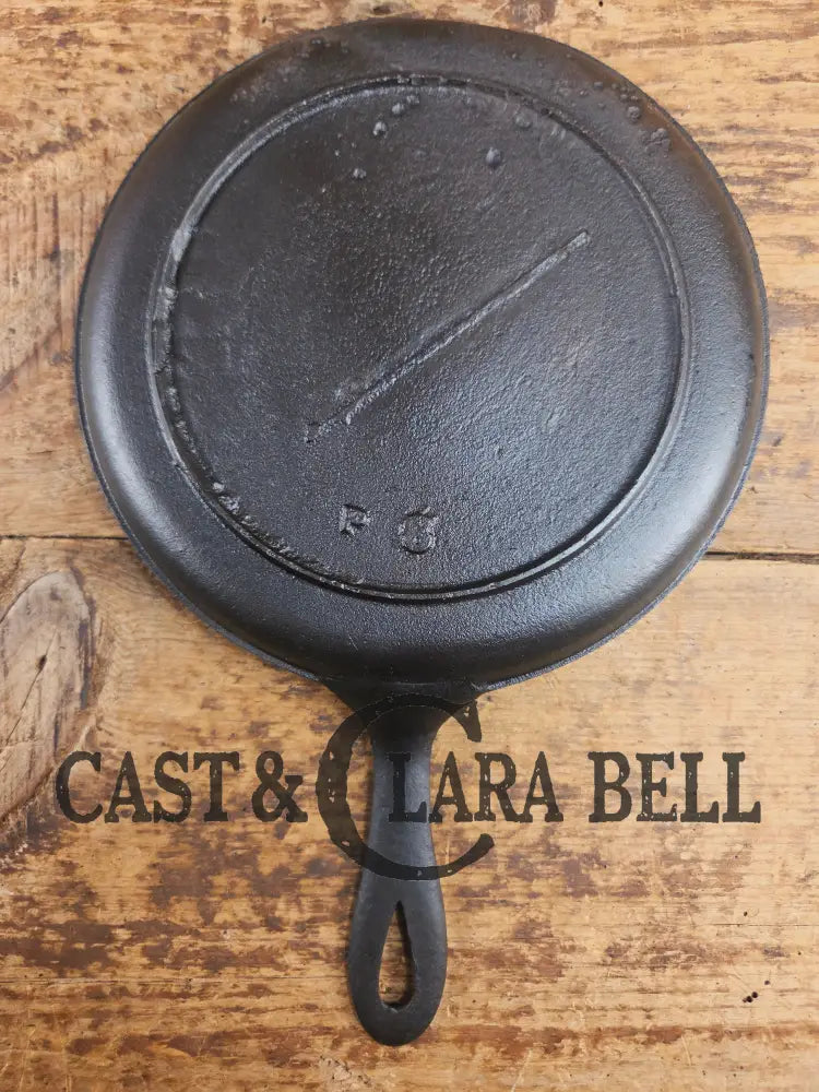 Late 1800’s Antique #6 Round ’Snack’ Griddle with Gate mark and Raised 6 P. Perfect size for one! Griddle