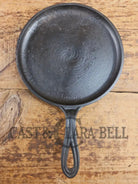 Late 1800’s Antique #6 Round ’Snack’ Griddle with Gate mark and Raised 6 P. Perfect size for one! Griddle