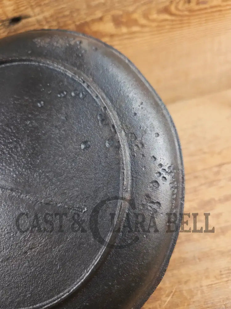 Late 1800’s Antique #6 Round ’Snack’ Griddle with Gate mark and Raised 6 P. Perfect size for one! Griddle