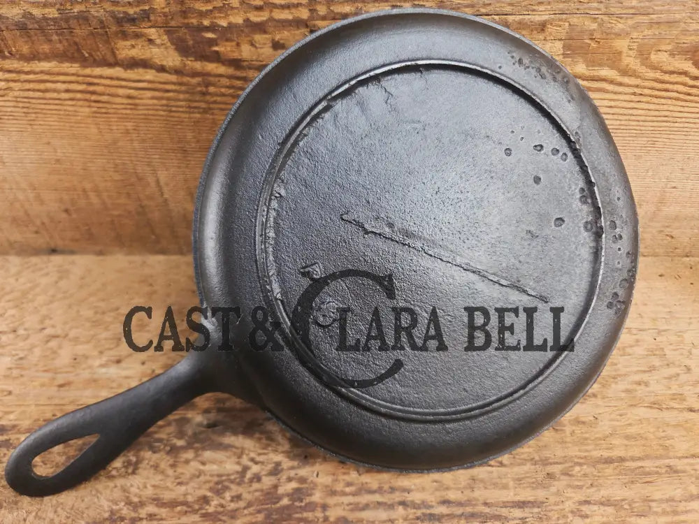 Late 1800’s Antique #6 Round ’Snack’ Griddle with Gate mark and Raised 6 P. Perfect size for one! Griddle