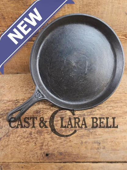 Late 1800’s Antique #8 Round Stove Eye Griddle with Gate mark and Raised 8 semi-fancy handle Griddle
