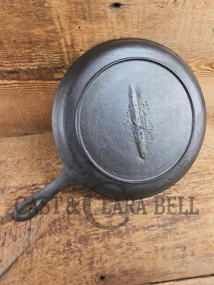 Late 1800’s Antique #8 Round Stove Eye Griddle with Gate mark and Raised 8 semi-fancy handle Griddle