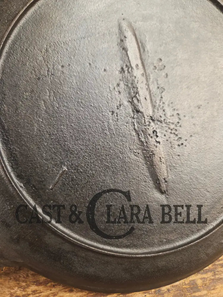 Late 1800’s Antique #8 Round Stove Eye Griddle with Gate mark and Raised 8 semi-fancy handle Griddle