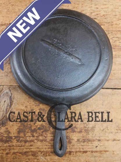 Late 1800’s Antique #8 Round Stove Eye Griddle with Gate mark and Raised 8 semi-fancy handle Griddle