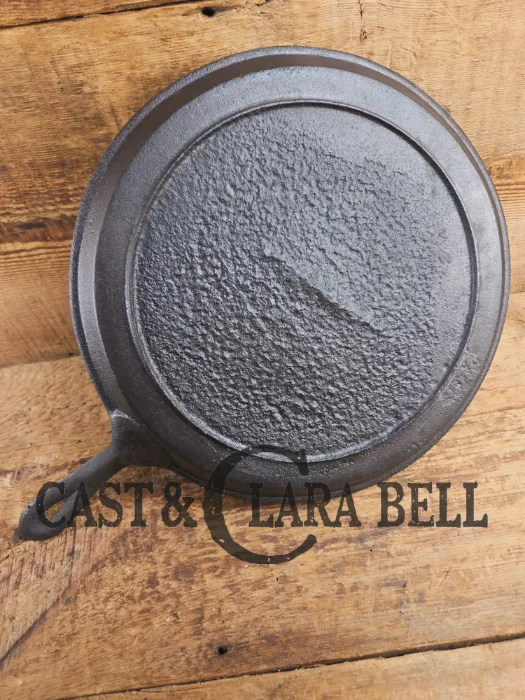 Late 1800’s Antique #9 Round Stove Eye Griddle with Gate mark and Raised 9 semi-fancy handle Griddle