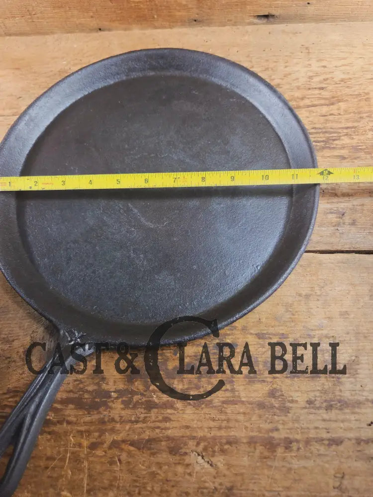 Late 1800’s Antique #9 Round Stove Eye Griddle with Gate mark and Raised 9 semi-fancy handle Griddle
