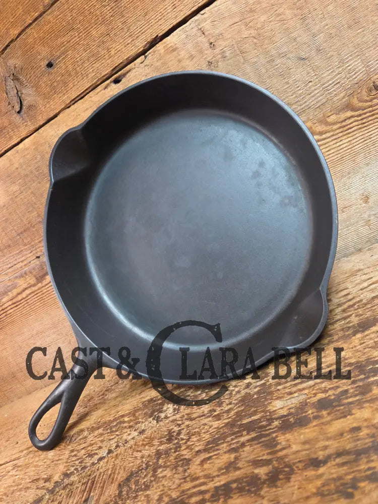 Late 1800’s HTF Orr & Painter and Co. #8 cast iron skillet. Reading PA. Mint condition and elegant to use in your