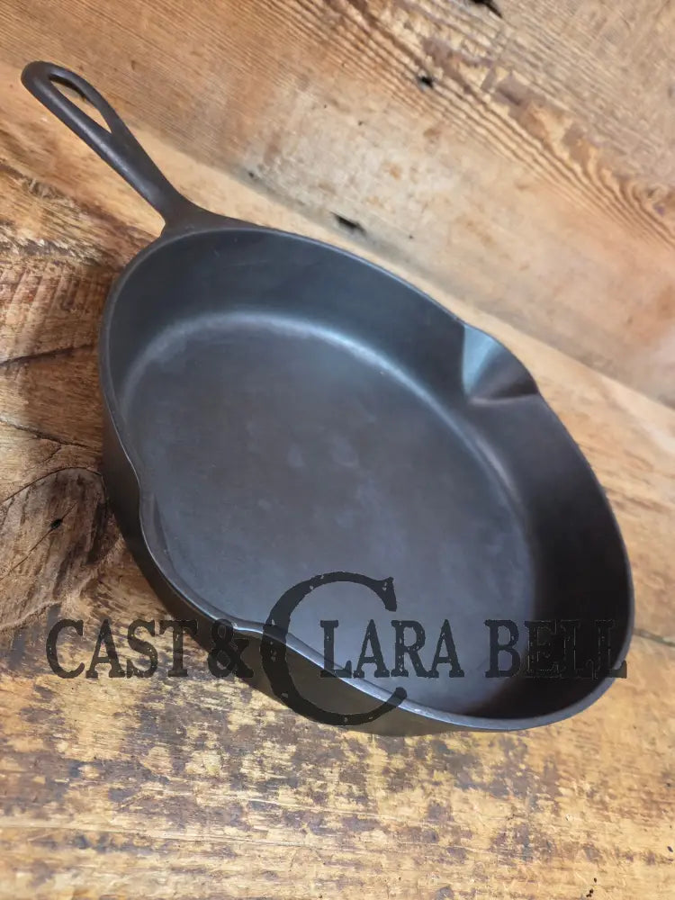 Late 1800’s HTF Orr & Painter and Co. #8 cast iron skillet. Reading PA. Mint condition and elegant to use in your