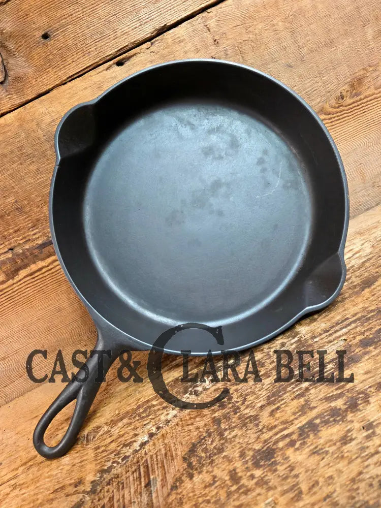 Late 1800’s HTF Orr & Painter and Co. #8 cast iron skillet. Reading PA. Mint condition and elegant to use in your