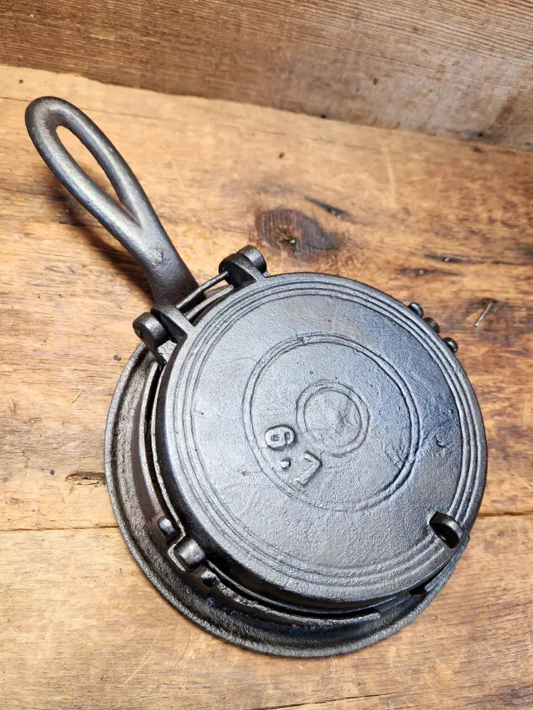 Late 1800’S Patton Style #6/7 Cast Waffle Iron. Playing Card Pattern. Compact And Ready To Make