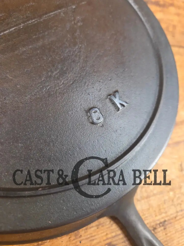 Late 1800’s Pointy handled #8 cast iron skillet with Raised P K and 8 on the bottom. Beautiful skillet amazing daily