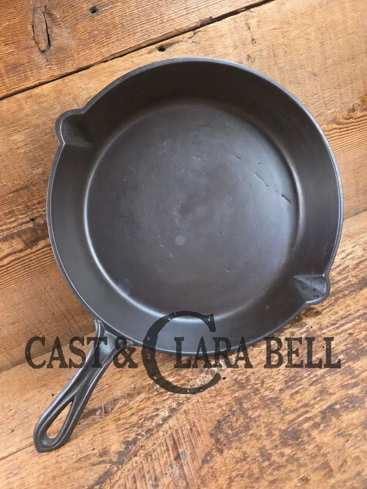 Late 1800’s Pointy handled #8 cast iron skillet with Raised P K and 8 on the bottom. Beautiful skillet amazing daily