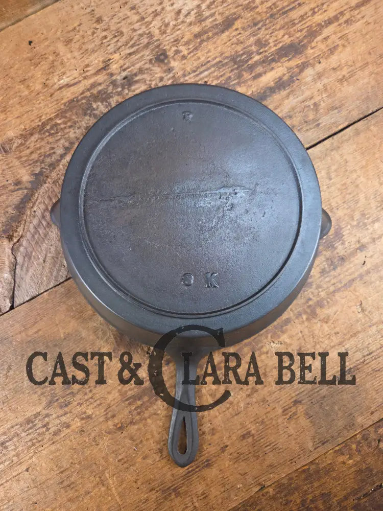 Late 1800’s Pointy handled #8 cast iron skillet with Raised P K and 8 on the bottom. Beautiful skillet amazing daily