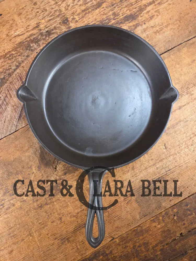 Late 1800’s Pointy handled #8 cast iron skillet with Raised P K and 8 on the bottom. Beautiful skillet amazing daily