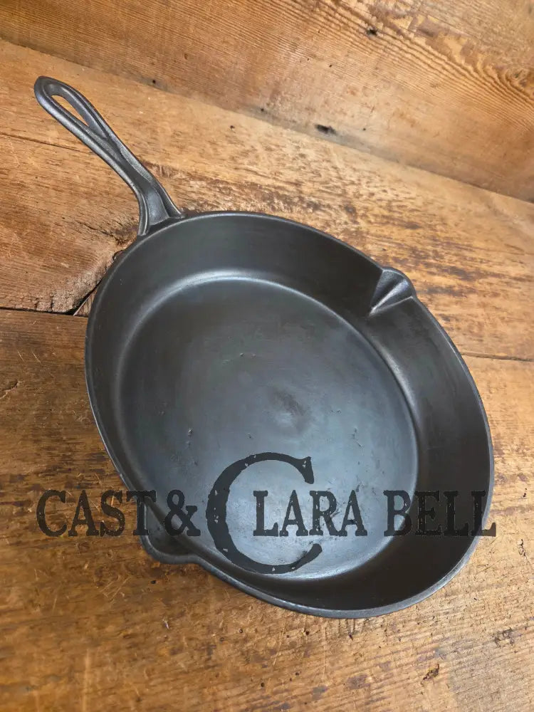 Late 1800’s Pointy handled #8 cast iron skillet with Raised P K and 8 on the bottom. Beautiful skillet amazing daily