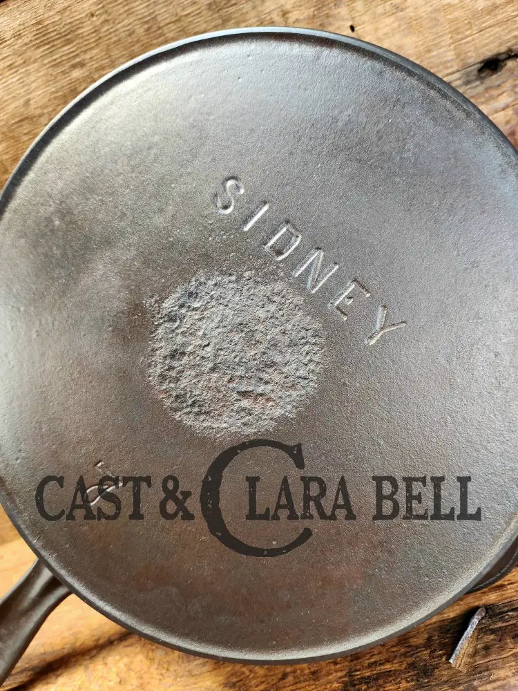 Late 1800’S Sidney (Pre-Wagner) Holloware #7 Cast Iron Skillet. Pitting But Otherwise Gorgeous!