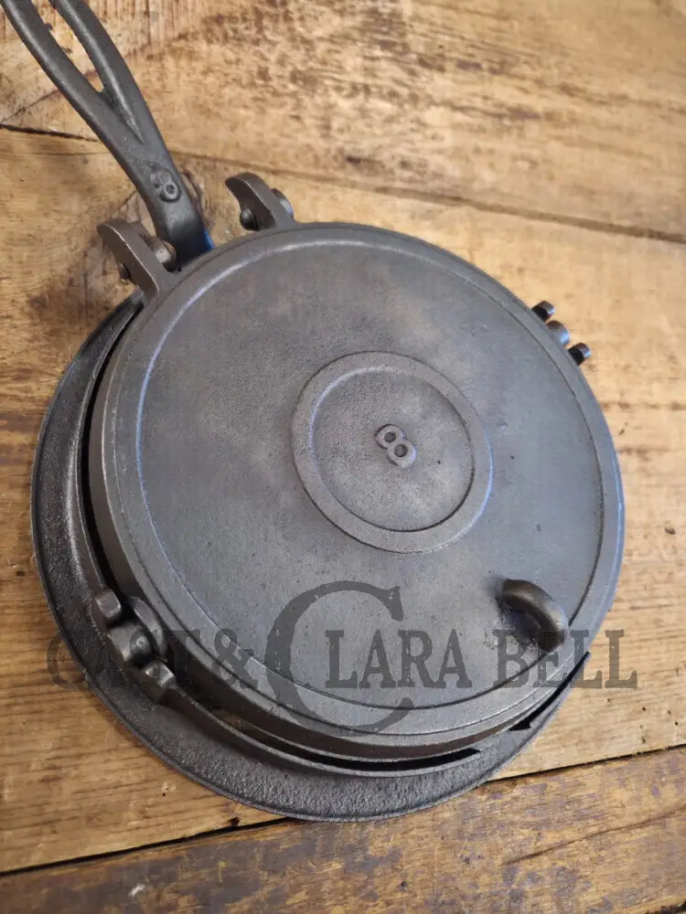 Late 1800’s Unmarked BEAUTIFUL #8 Antique Waffle iron. Awesome raised 8 on both paddles and handles. VERY cool! Waffle