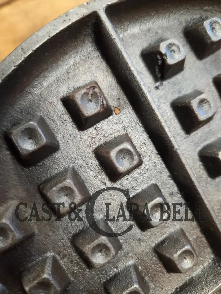 Late 1800’s Unmarked BEAUTIFUL #8 Antique Waffle iron. Awesome raised 8 on both paddles and handles. VERY cool! Waffle