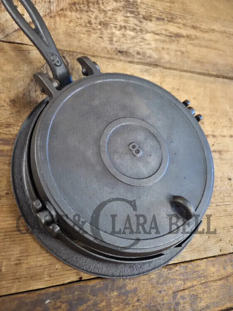 Late 1800’s Unmarked BEAUTIFUL #8 Antique Waffle iron. Awesome raised 8 on both paddles and handles. VERY cool! Waffle