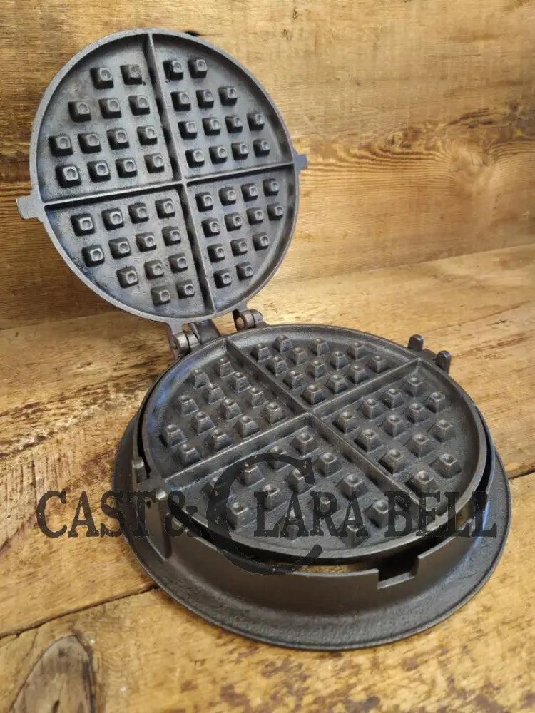 Late 1800’s Unmarked BEAUTIFUL #8 Antique Waffle iron. Awesome raised 8 on both paddles and handles. VERY cool! Waffle