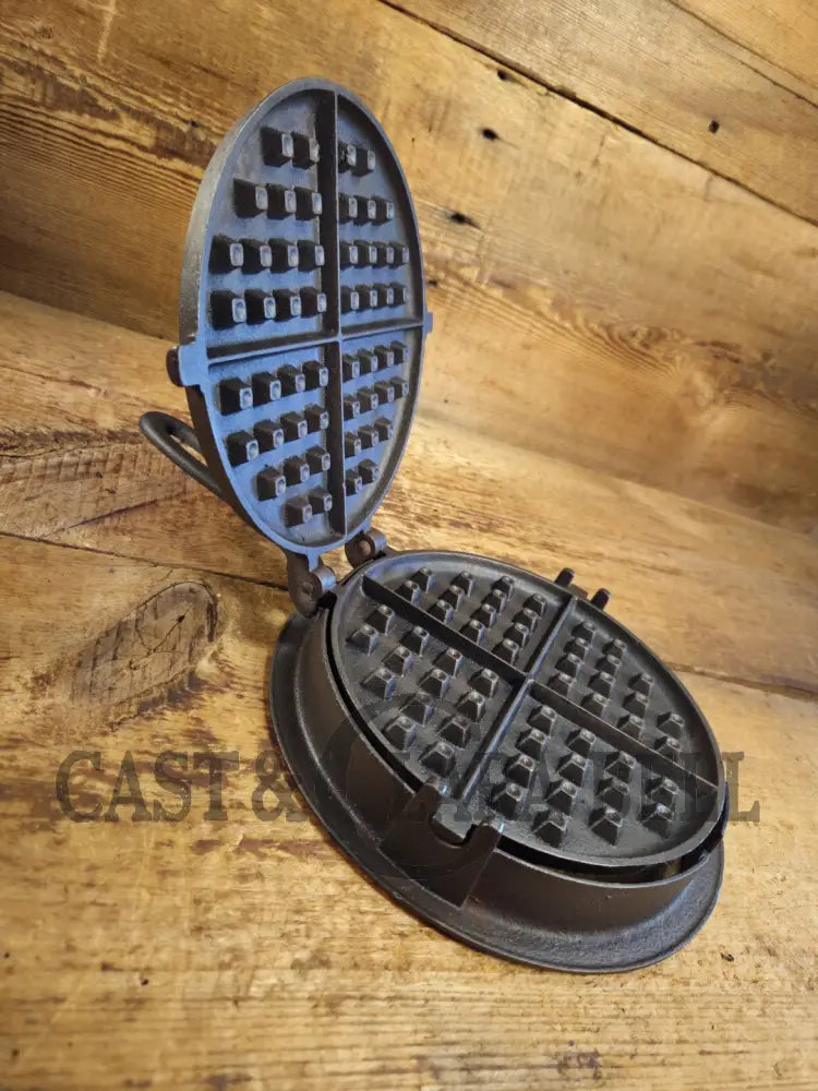 Late 1800’s Unmarked BEAUTIFUL #8 Antique Waffle iron. Awesome raised 8 on both paddles and handles. VERY cool! Waffle