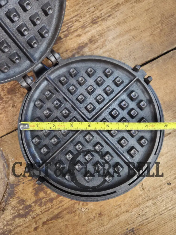 Late 1800’s Unmarked BEAUTIFUL #8 Antique Waffle iron. Awesome raised 8 on both paddles and handles. VERY cool! Waffle
