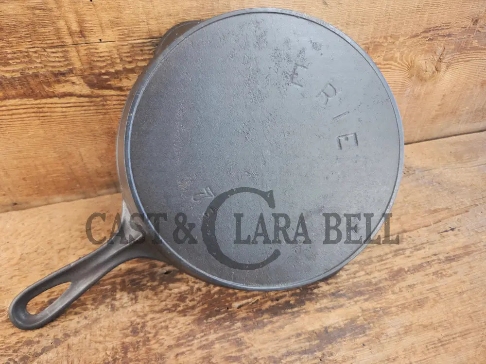 Late 1890’s Griswold’s ERIE #7 second series skillet. D maker’s mark. Beautiful and lightweight Skillet