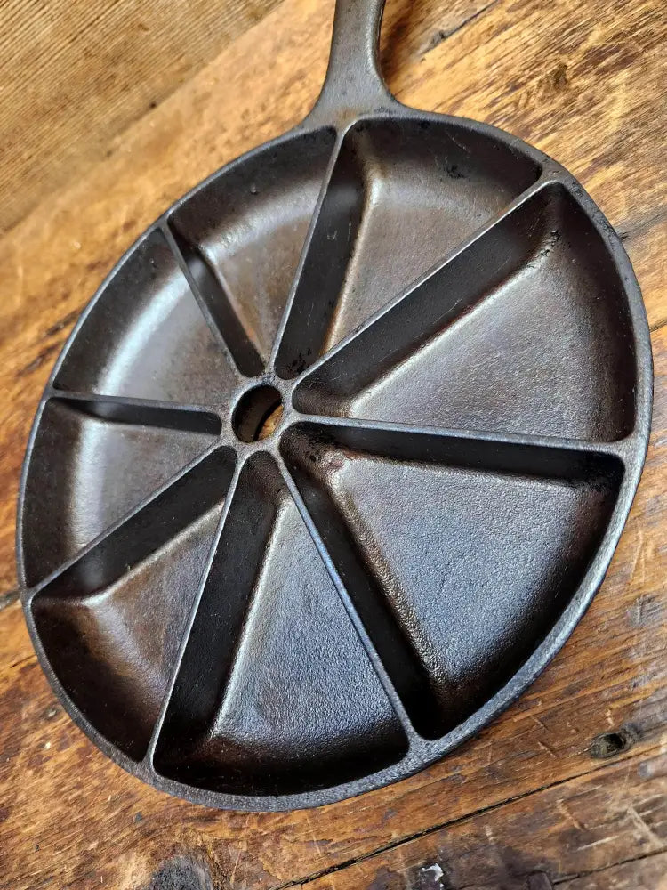 Lodge 8 Cast Iron Skillet – The Happy Cook