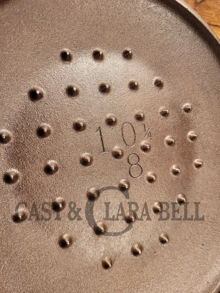 Lodge Egg Logo Dutch Oven. Raised Lodge logo, beautiful cooker