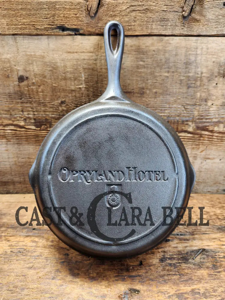 Lodge ’Opryland’ Hotel Cast Iron Skillet. Super Unique Wonderful Gift Idea! Skillet