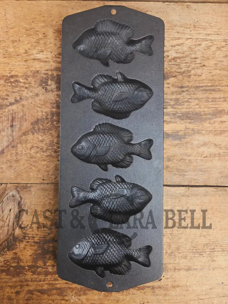 Lodge Perch Pan 5PP2. Awesome cornbread! Bakeware
