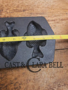 Lodge Perch Pan 5PP2. Awesome cornbread! Bakeware