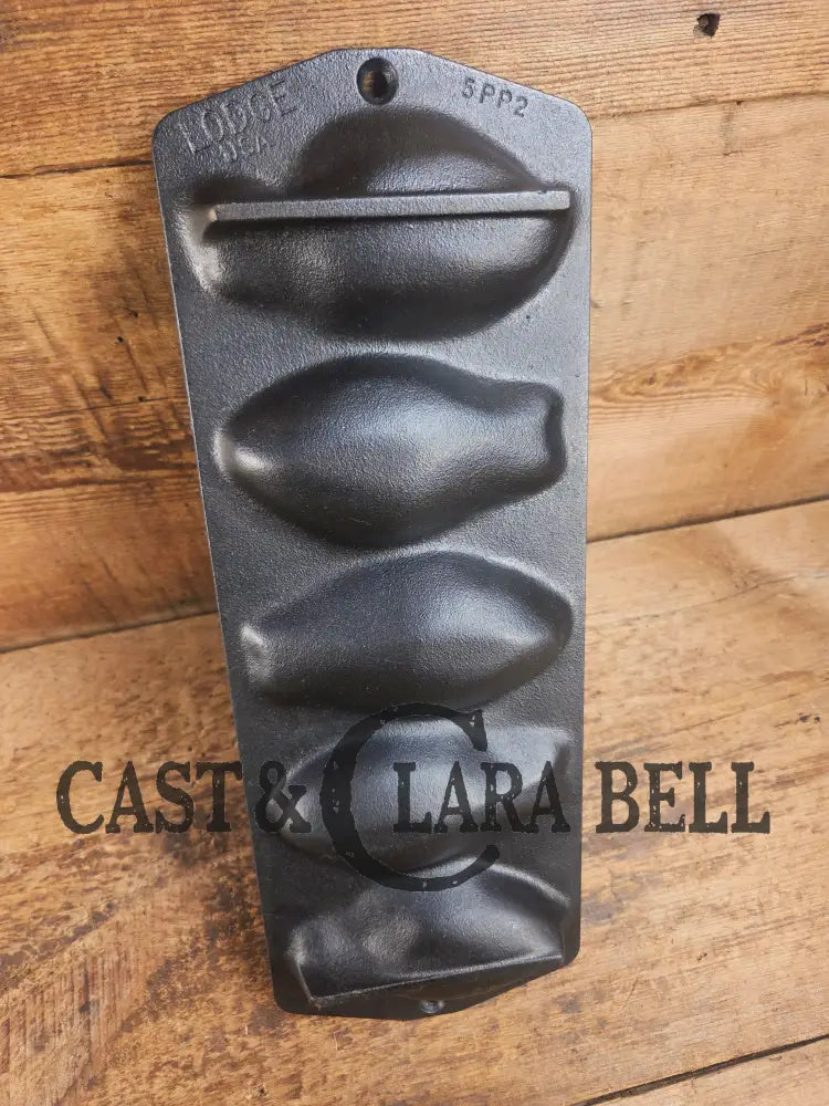 Lodge Perch Pan 5PP2. Awesome cornbread! Bakeware