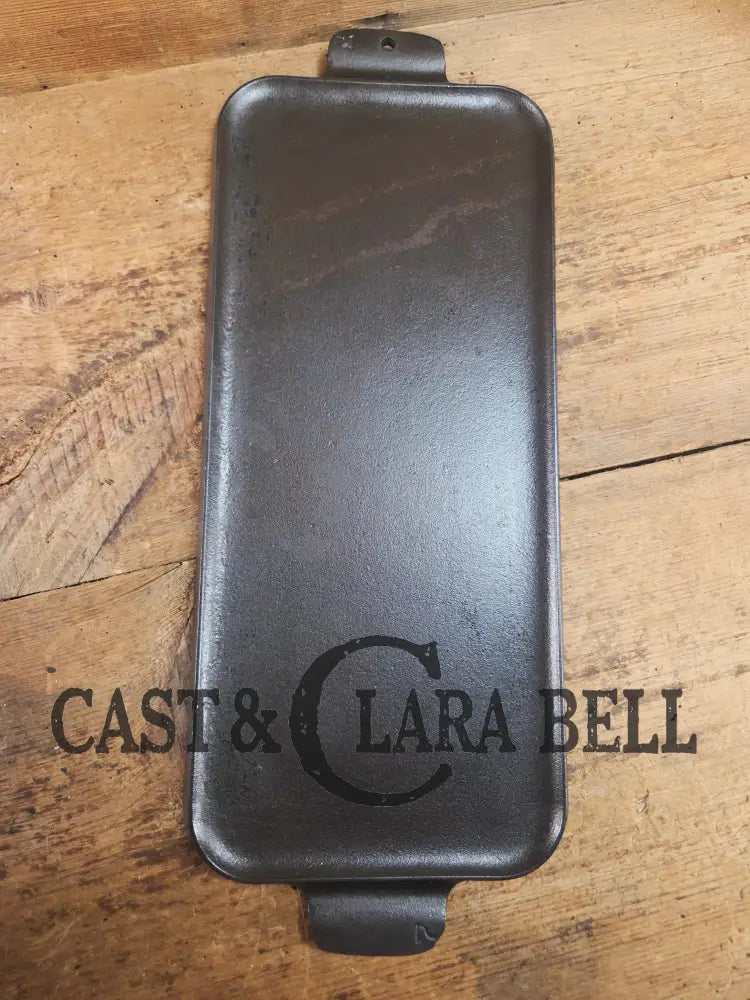 LOVE it. Great gift! 1920’s Large Block Logo Griswold #7 Cast Iron Long Griddle 744 Griddle