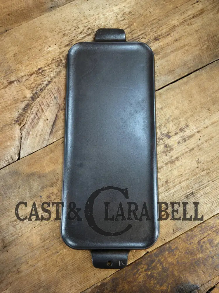 LOVE it. Great gift! 1930’s Small Block Logo Griswold #7 Cast Iron Long Griddle 907 Griddle