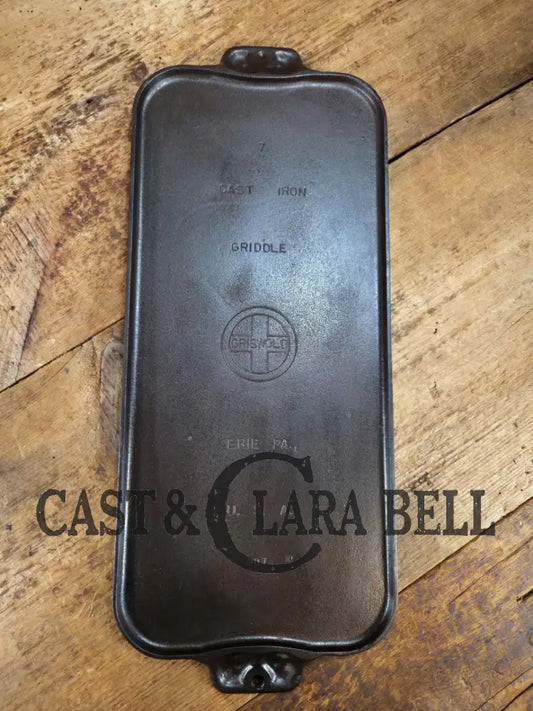 LOVE it. Great gift! 1930’s Small Block Logo Griswold #7 Cast Iron Long Griddle 907 Griddle