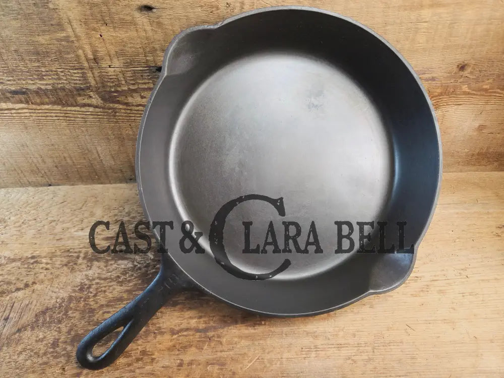 Lovely 1920’s Griswold #9 Skillet with Heat Ring and Large Block Logo 710 AX One of the most popular Griswold lines