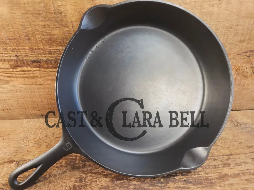 Lovely 1920’s Griswold #9 Skillet with Heat Ring and Large Block Logo 710 M. One of the most popular Griswold lines