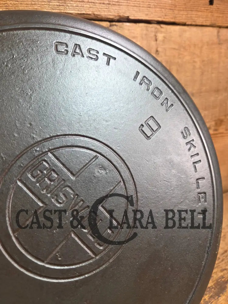 Lovely 1920’s Griswold #9 Skillet with Heat Ring and Large Block Logo 710 N. One of the most popular Griswold lines