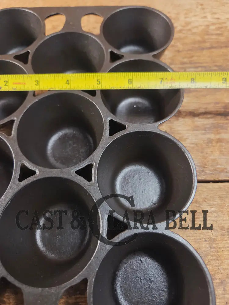 Lovely Griswold No. 10 Popover Pan 948 A Variation 10 with Griswolds & Erie markings. Ready to make brownies muffins or