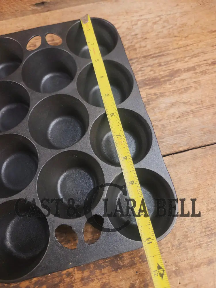 Lovely Griswold No. 10 Popover Pan 949 B. Fully Restored and ready to make the best brownies muffins or cornbread!