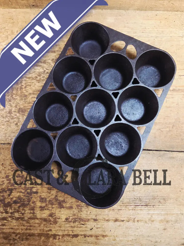 Lovely Griswold No. 10 Popover Pan 949. Fully Restored and ready to make the best brownies muffins or cornbread! SC24