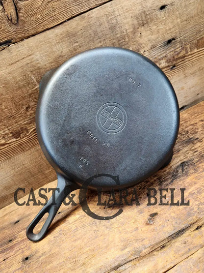 Lovely Griswold No. 7 Cast Iron Skillet With Small Block Logo 701 C