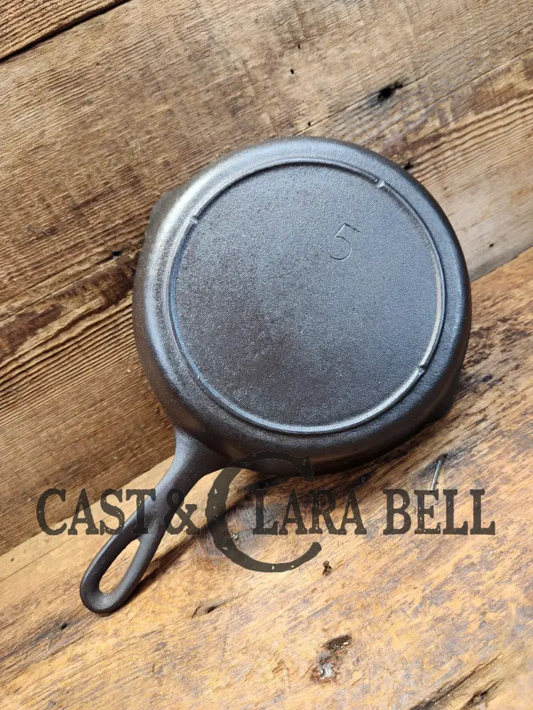 Lovely Lodge #5 With 3 Notch Heat Ring. Great Gift Idea! Restored And Ready To Use! Skillet