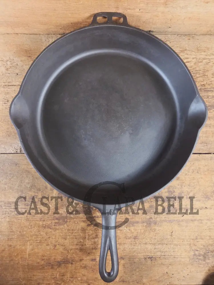 Lucky #13. 1930s Wagner Ware #13 Skillet w/ Stylized Logo Heat Ring 1063. A tough one to find! - Skillet