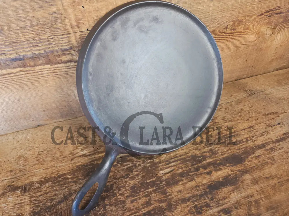 Make 100 year old grilled cheese! Earlier 1920’s era Lodge #8 Round Griddle. Raised P Incised 8 - Griddle