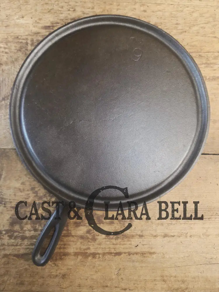Make 90 year old grilled cheese! 1930-40’s Era lodge #9 Round Griddle. Awesome! SC24 Griddle