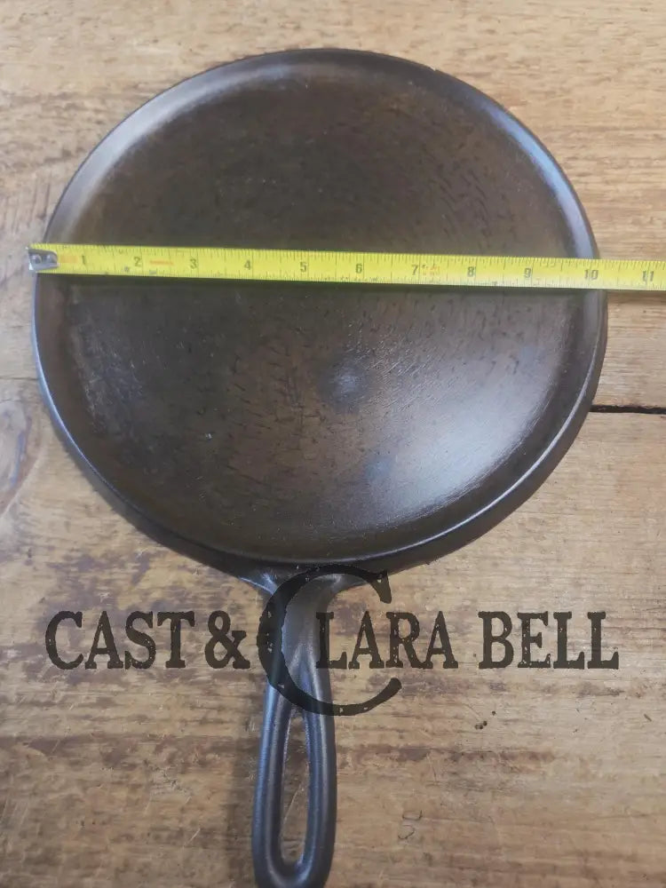 Make 90 year old grilled cheese! 1930-40’s Era lodge #9 Round Griddle. Awesome! SC24 Griddle